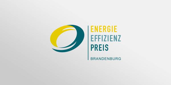 Das Logo des Energieeffizienzpreises auf einem grauen Hintergrund